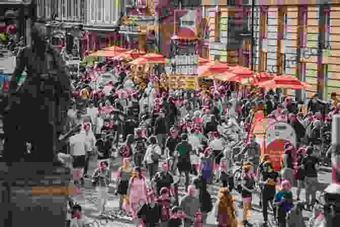 Crowds Of People Enjoying The Edinburgh Fringe Festival Edinburgh Visitor Guide 2024/17 (7 Cities Of Scotland Visitor Guides 1)